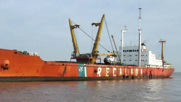 El paro de prácticos ya deja 185 barcos varados en puertos argentinos