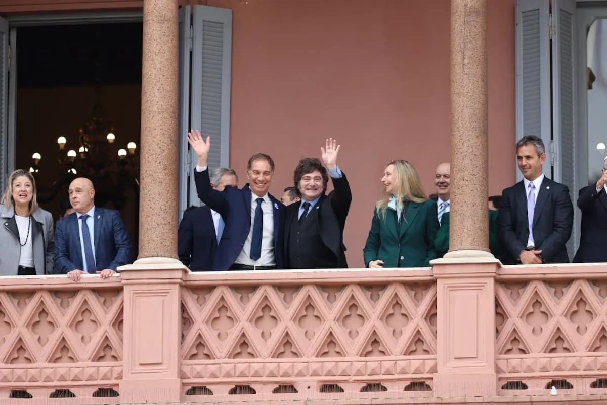 Encuesta Udesa: tres ministros quedaron debajo de Adorni en imagen