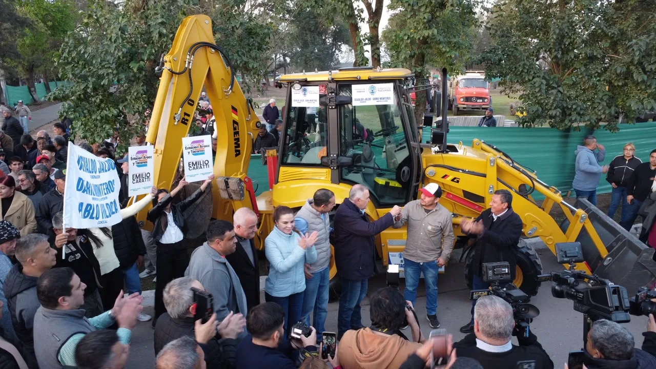 Jaldo supervisó obras del puente y remodelación de plaza en Estación Aráoz