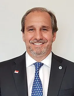 Renunció la presidente de una firma de Nicky Caputo y Orly Terranova