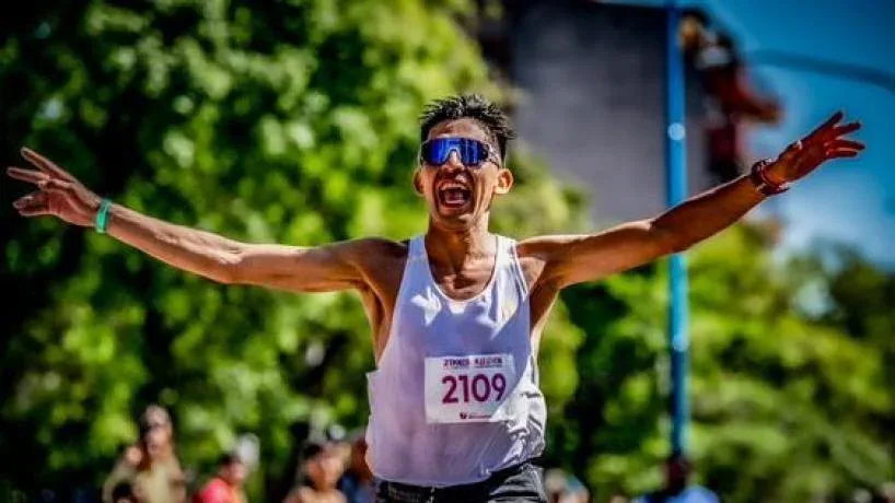 Ezequiel Chavarría: el atleta tucumano que brilla en Buenos Aires y apunta a la Maratón