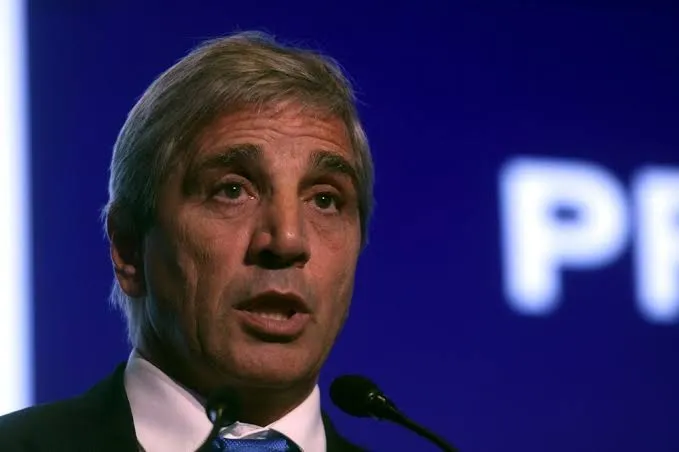 Caputo defendió la industria exportadora y anunció la concesión de rutas