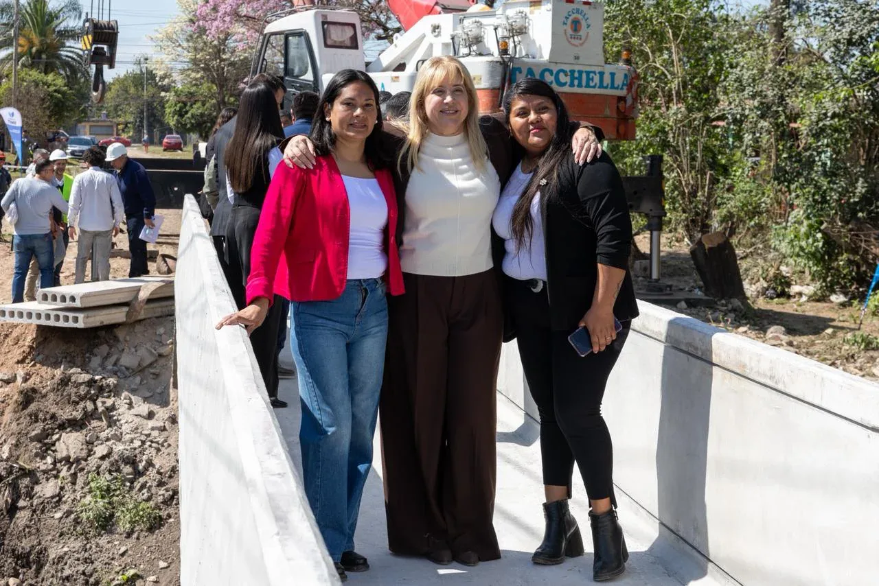 Chahla, Jaldo y Acevedo inauguraron dos pasarelas sobre el canal de la Termoeléctrica