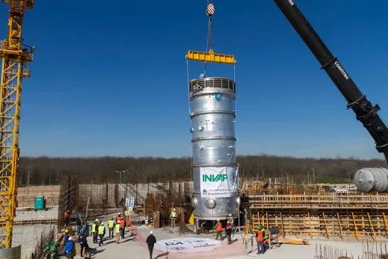 El Gobierno confirmó que el reactor nuclear RA-10 comenzará a operar en 2027
