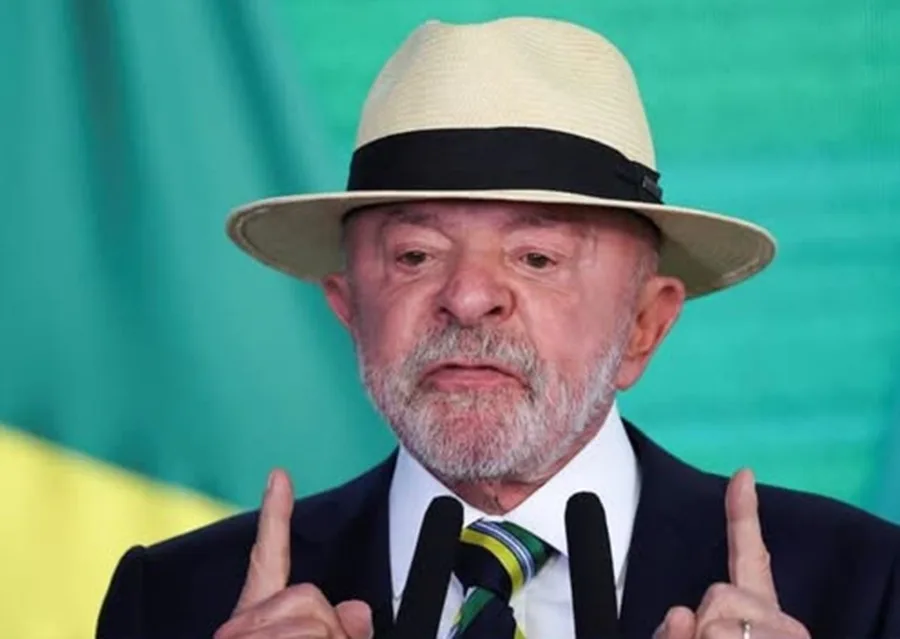 Lula lidera encuestas a 30 días de las elecciones en Brasil