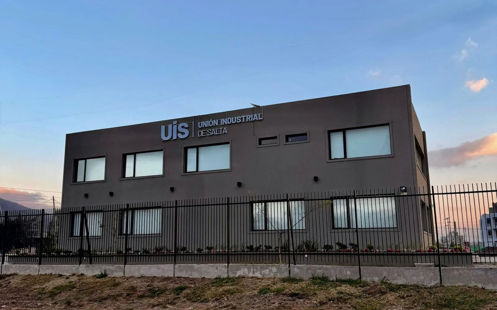 UIS inaugura la Casa de la Industria con la cúpula de la UIA en Salta