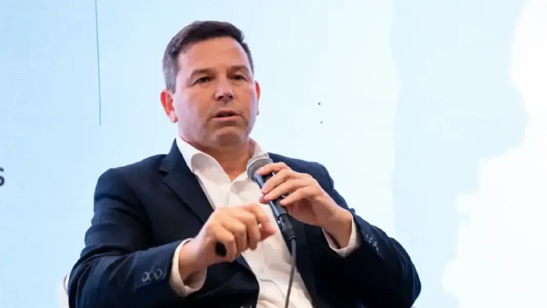 García Hamilton propone reformas económicas para reactivar el sector privado en Tucumán