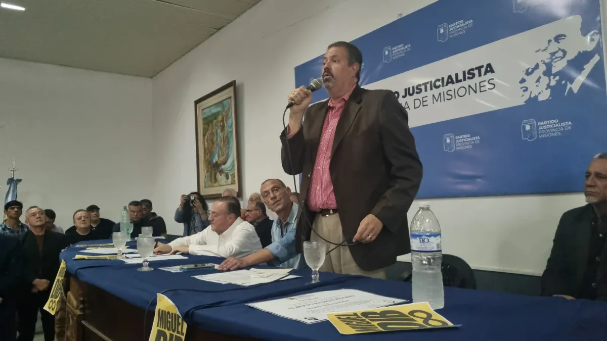 Kicillof llega a Misiones con agenda institucional y acto del PJ de cara a 2027