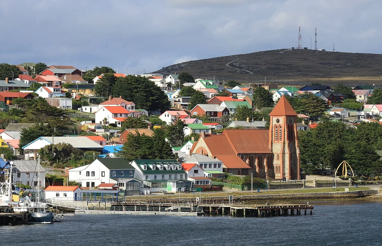 Malvinas: el Gobierno acelera la Base Naval y envía a Quirno y Presti a Tierra del Fuego