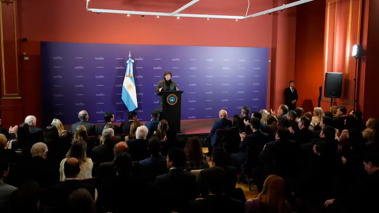 Milei convocó a legisladores de LLA para el lunes en Casa Rosada