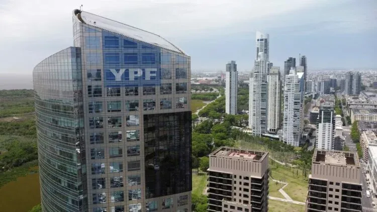YPF colocó deuda internacional por US$ 1.200 millones al 2035