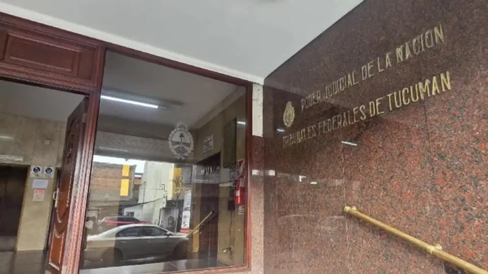 Denuncian a policías de Lomas de Tafí por secuestro extorsivo