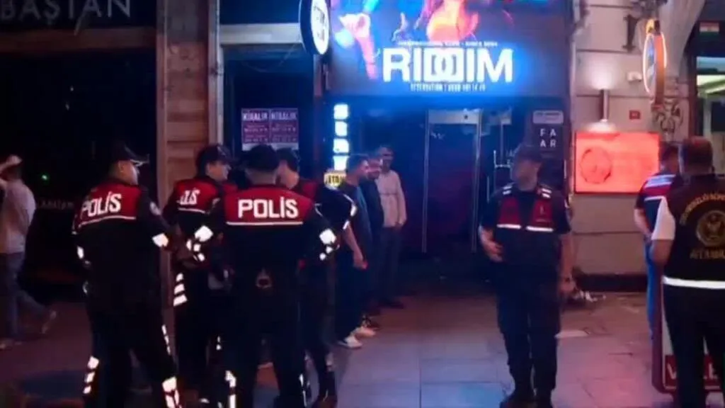 Turquía intensifica operativos contra locales y activistas LGBTIQ+